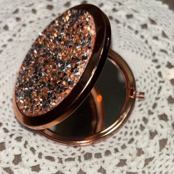 Sparkling Compact Mirror - Picture 1 of 6
